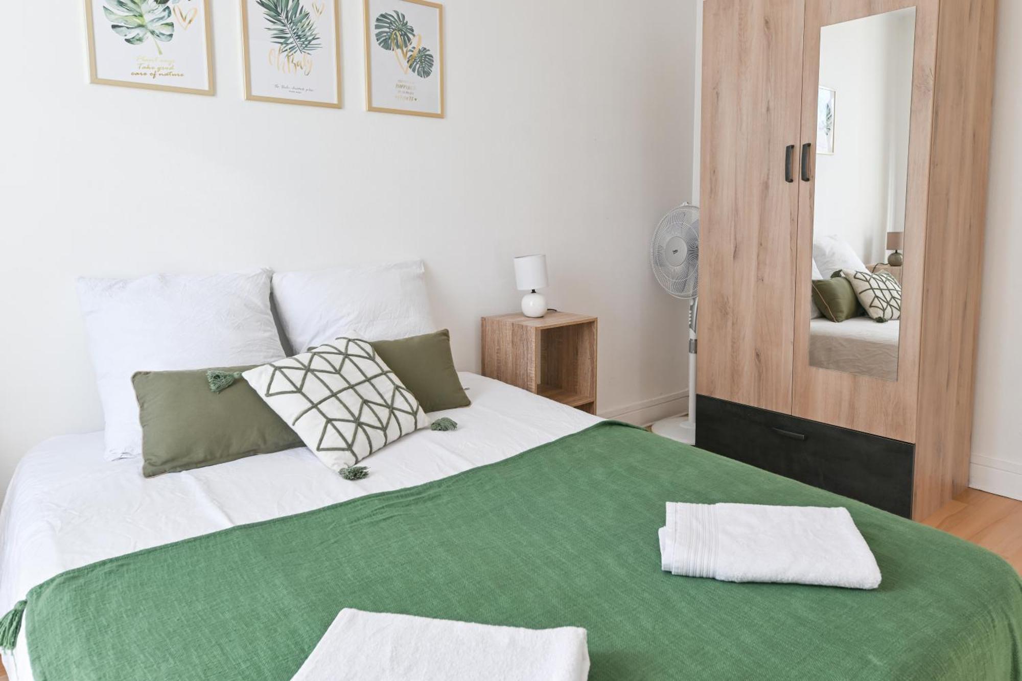 Grand Appartement Avec Balcon Hyper - Centre ตาร์บ ภายนอก รูปภาพ