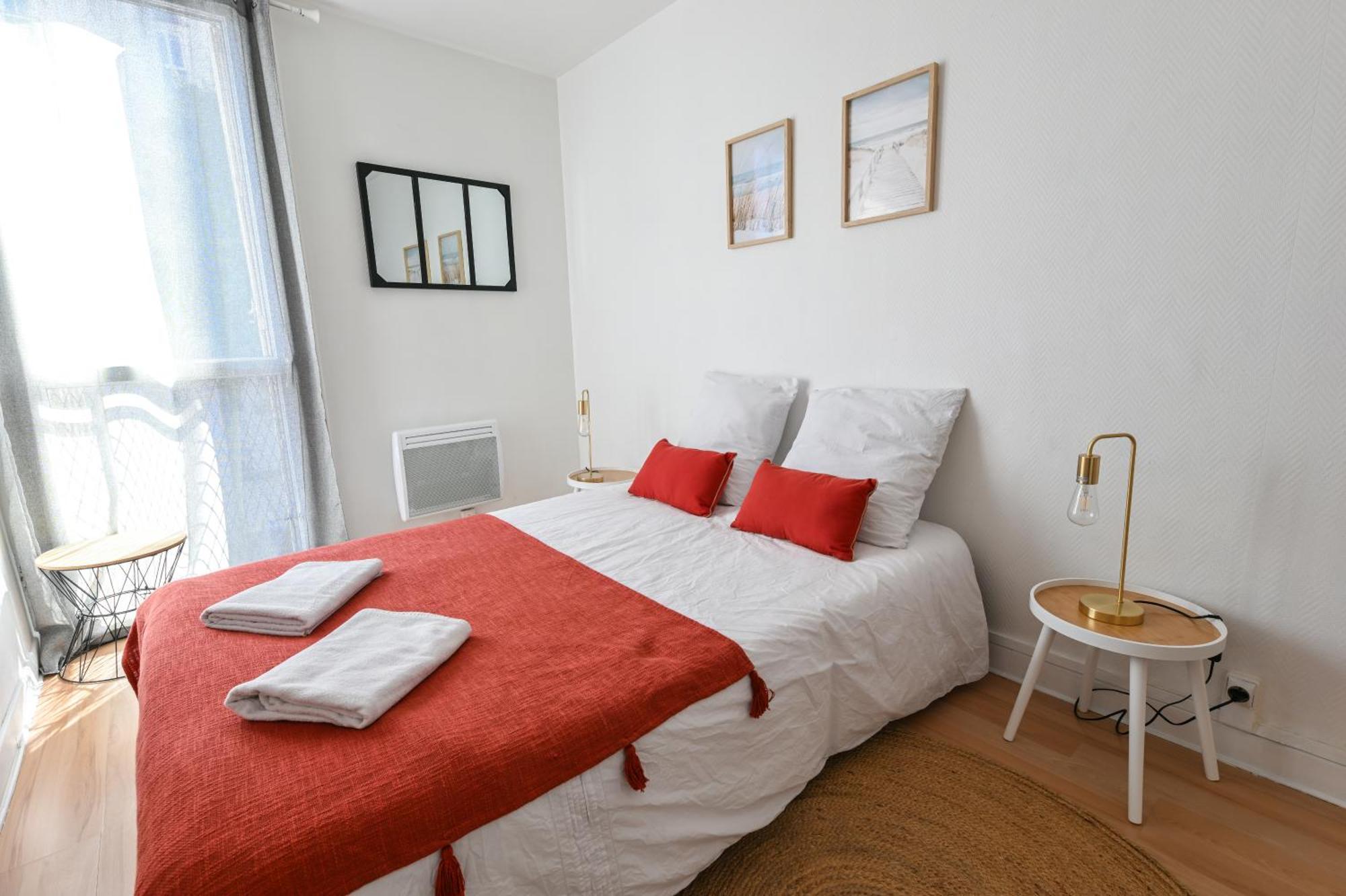 Grand Appartement Avec Balcon Hyper - Centre ตาร์บ ภายนอก รูปภาพ