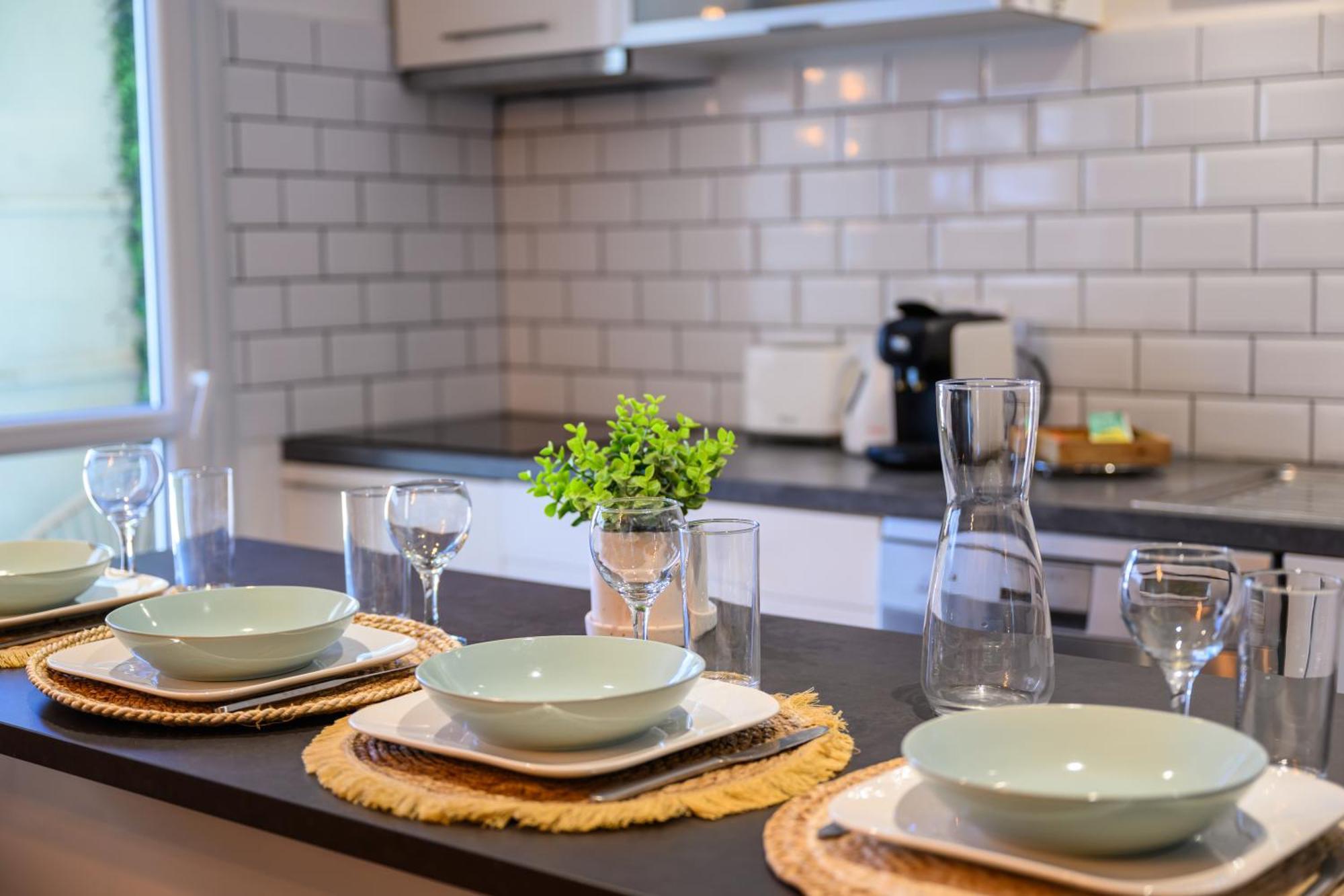 Grand Appartement Avec Balcon Hyper - Centre ตาร์บ ภายนอก รูปภาพ